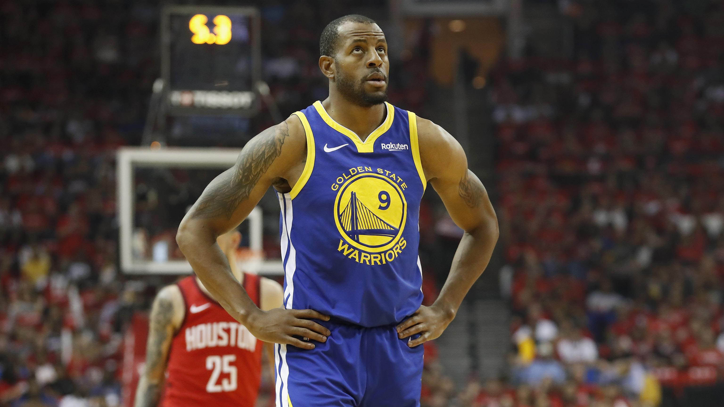 爱游戏登录入口关于夏洛特黄蜂训练开放日，今晚绝杀压哨引欢呼，全明星赛在即，团队化学反应显著的信息