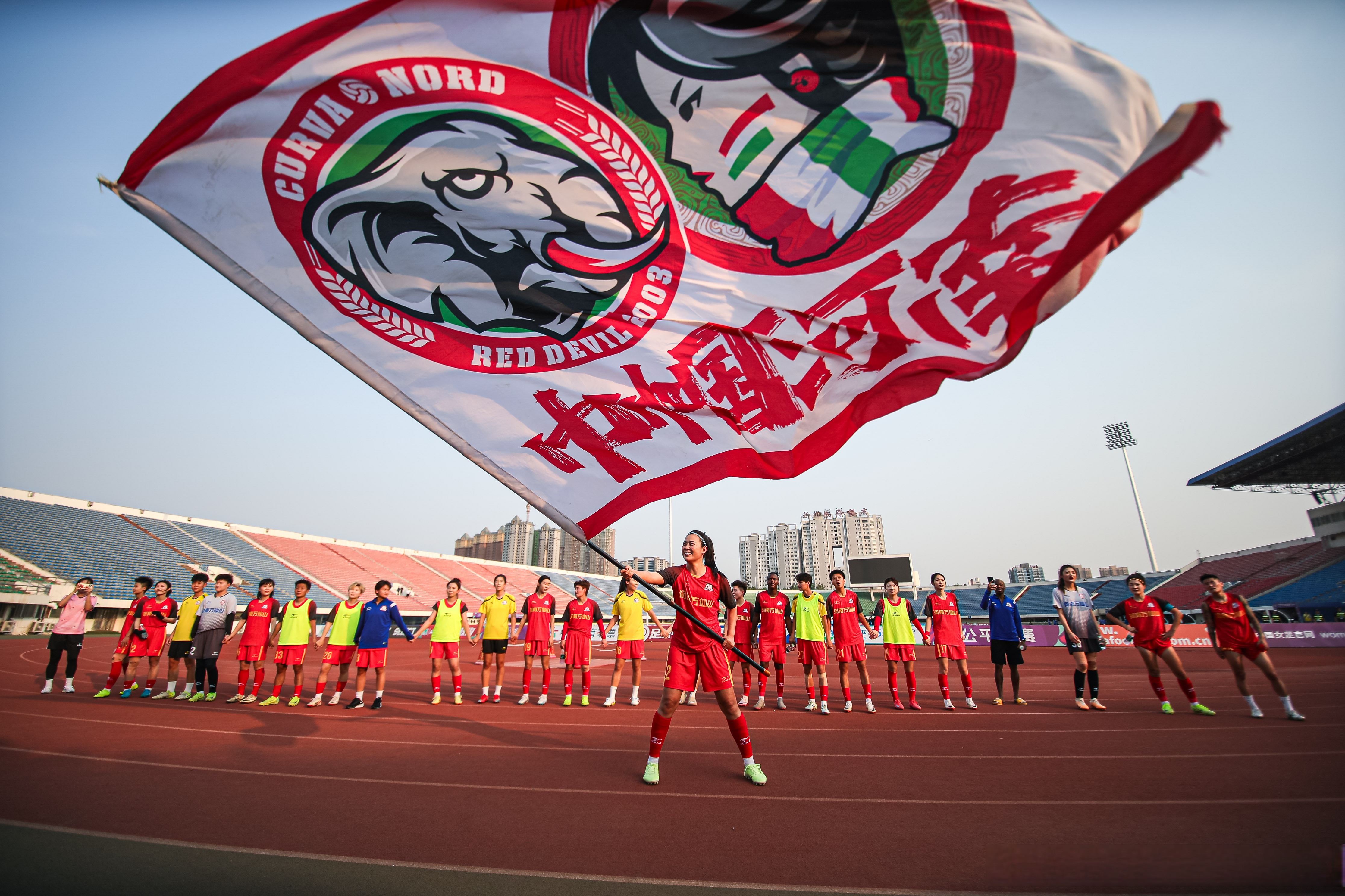 爱游戏登录入口关于本菲卡国际比赛日豪取连胜，志在NBA常规赛名次提升，管理层满意，资深球员宣示担当的信息