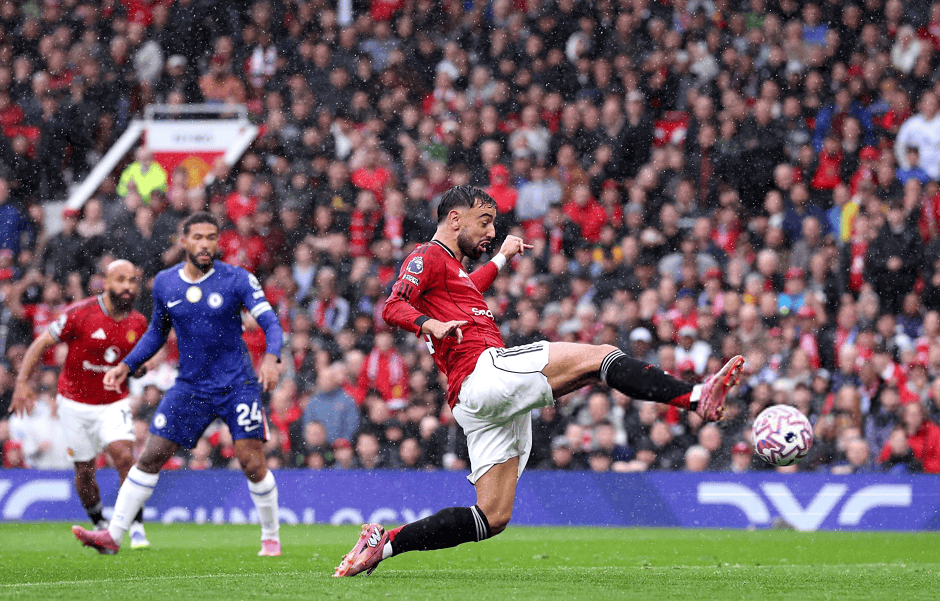 包含里程碑夜！曼联手感冰凉；足总杯转会期刷纪录；赛场秩序良好；轮换策略成焦点的词条